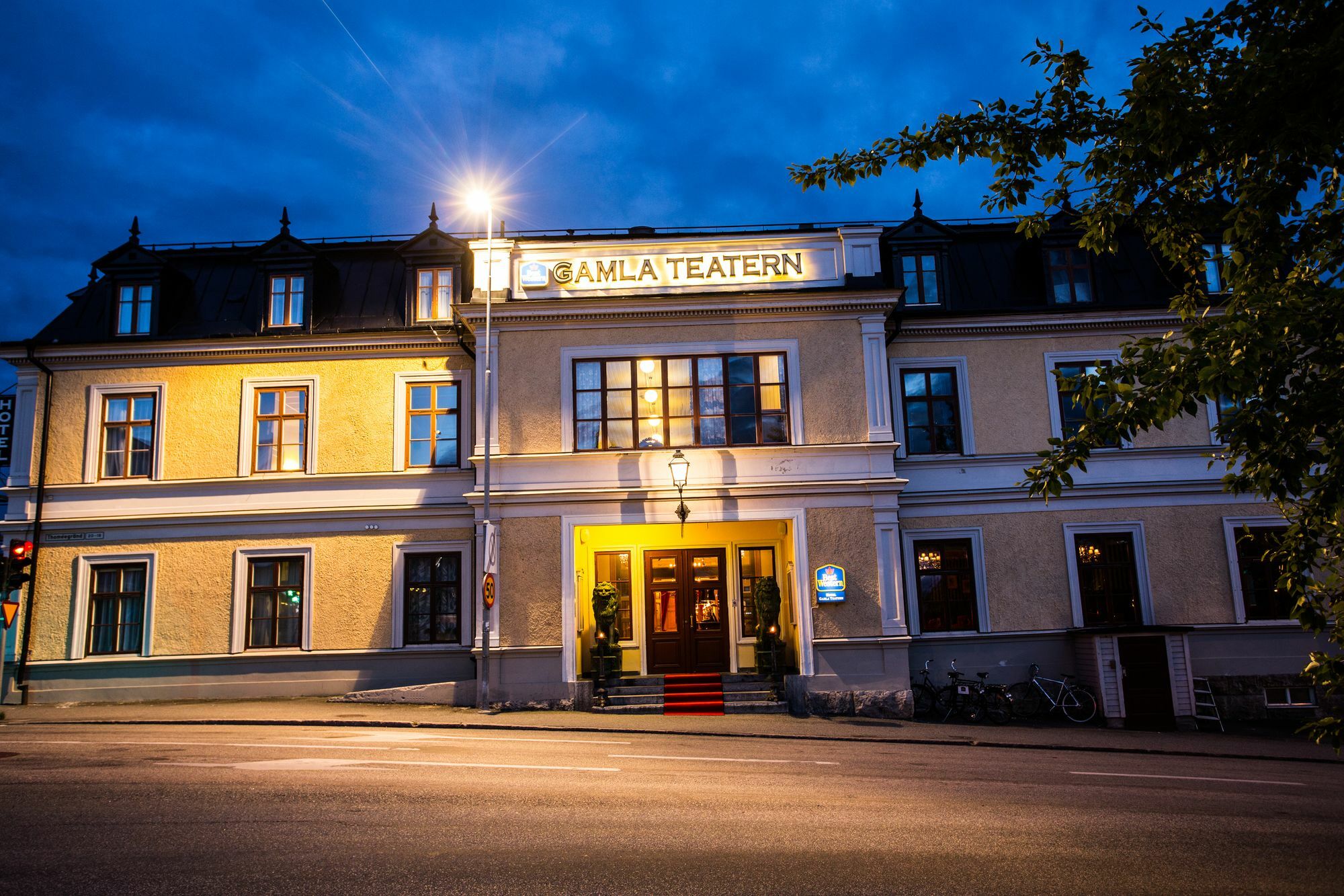فندق بيست ويسترن جاملا تياتيرن Östersund المظهر الخارجي الصورة